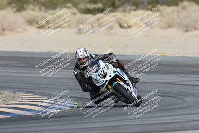 media/Dec-07-2025-CVMA (Sun) [[3e7d2de5dc]]/Race 7-Formula Lightweight Twins Shootout/